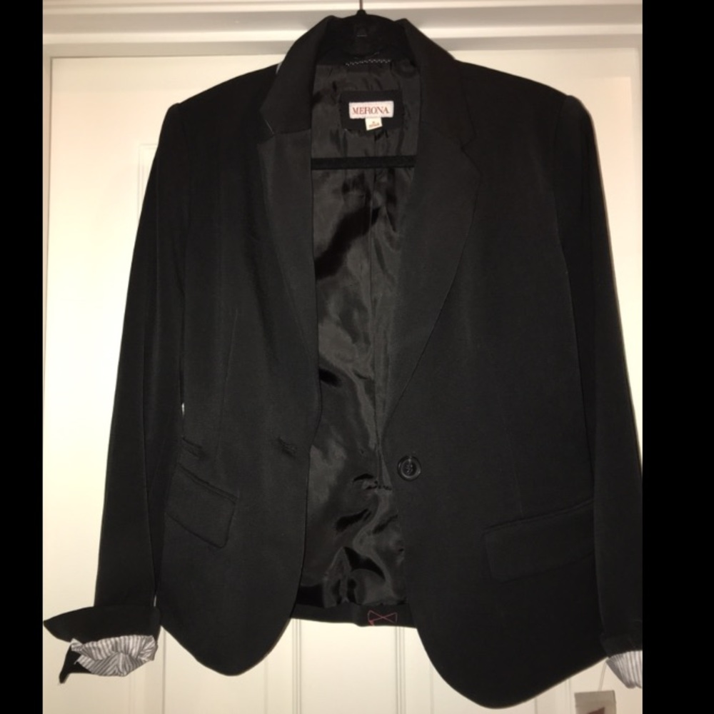 NWT Black Fitted Blazer